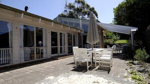 屋外ダイニングエリア