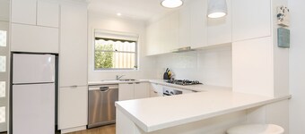 Located right in the best area of Central Torquay