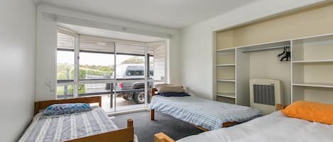 3 chambres, fer et planche à repasser, draps fournis