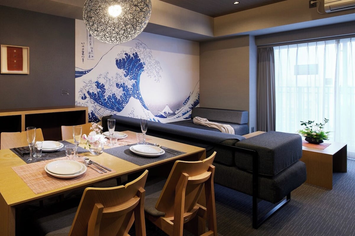 In-room safe, blackout drapes, bed sheets