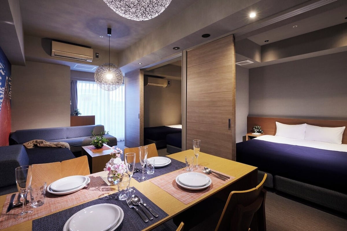 In-room safe, blackout drapes, bed sheets