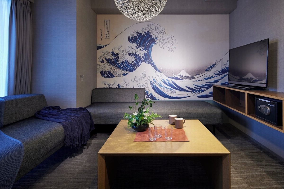 In-room safe, blackout drapes, bed sheets