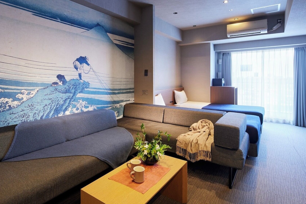 In-room safe, blackout drapes, bed sheets