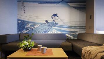 Standard Twin Room | In-room safe, blackout curtains, bed sheets