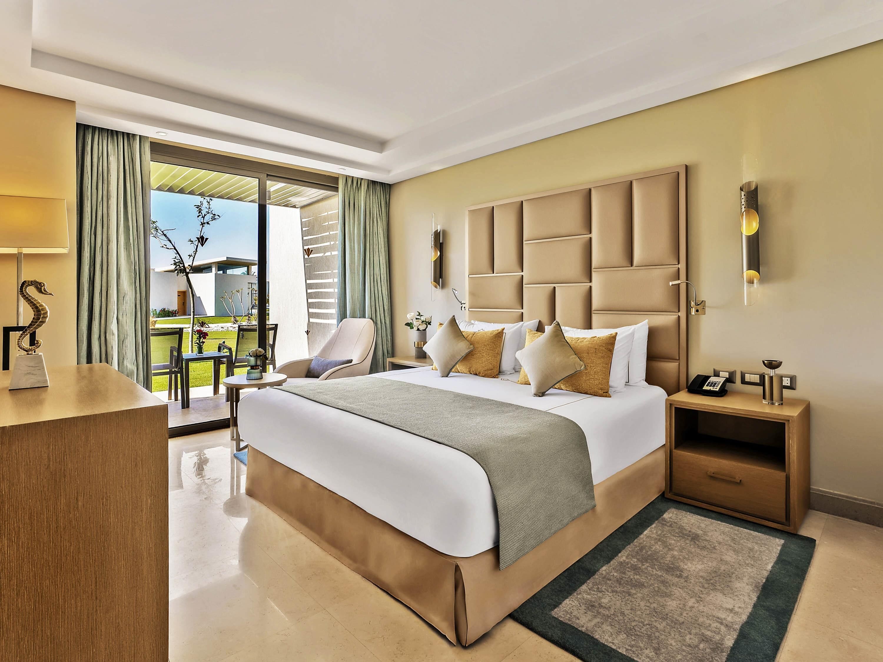 Villa, 1 dobbeltseng, ved basseng | 1 soverom, minibar (inkludert), safe på rommet og skrivebord