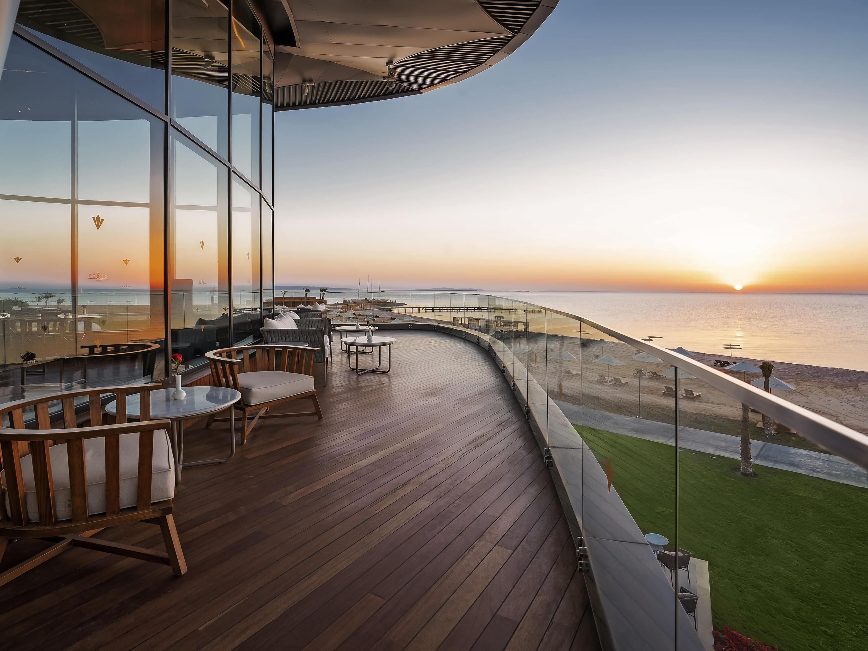 14 bars/lounges, 2 poolside bars, beach bar