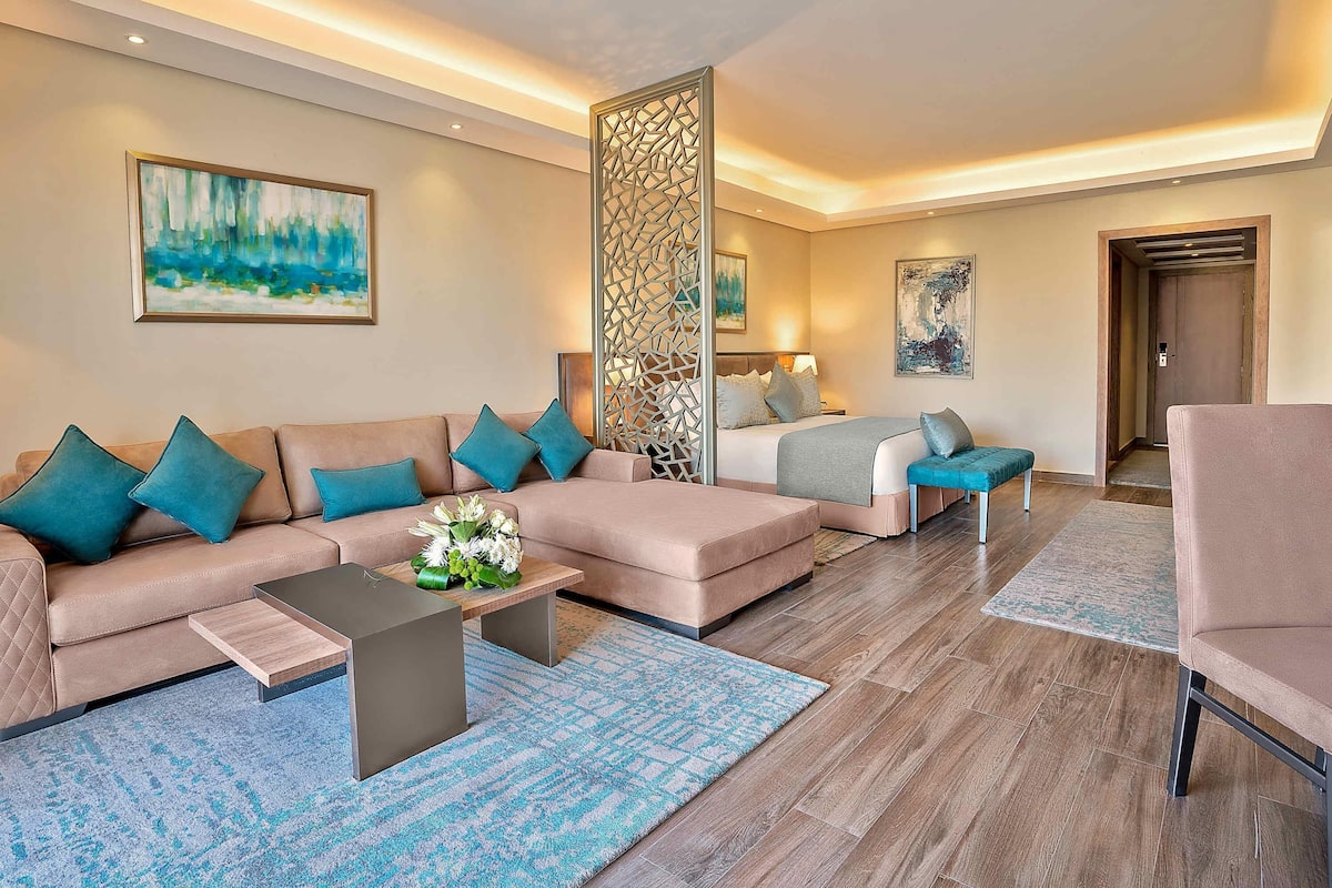 1 bedroom, free minibar, in-room safe, desk