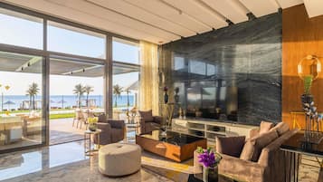 Royal Villa | 1 bedroom, free minibar, in-room safe, desk