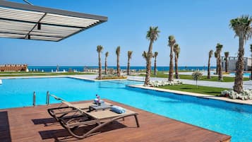 Villa, 1 tweepersoonsbed, aan het zwembad | 1 slaapkamer, een gratis minibar, een kluis op de kamer, een bureau