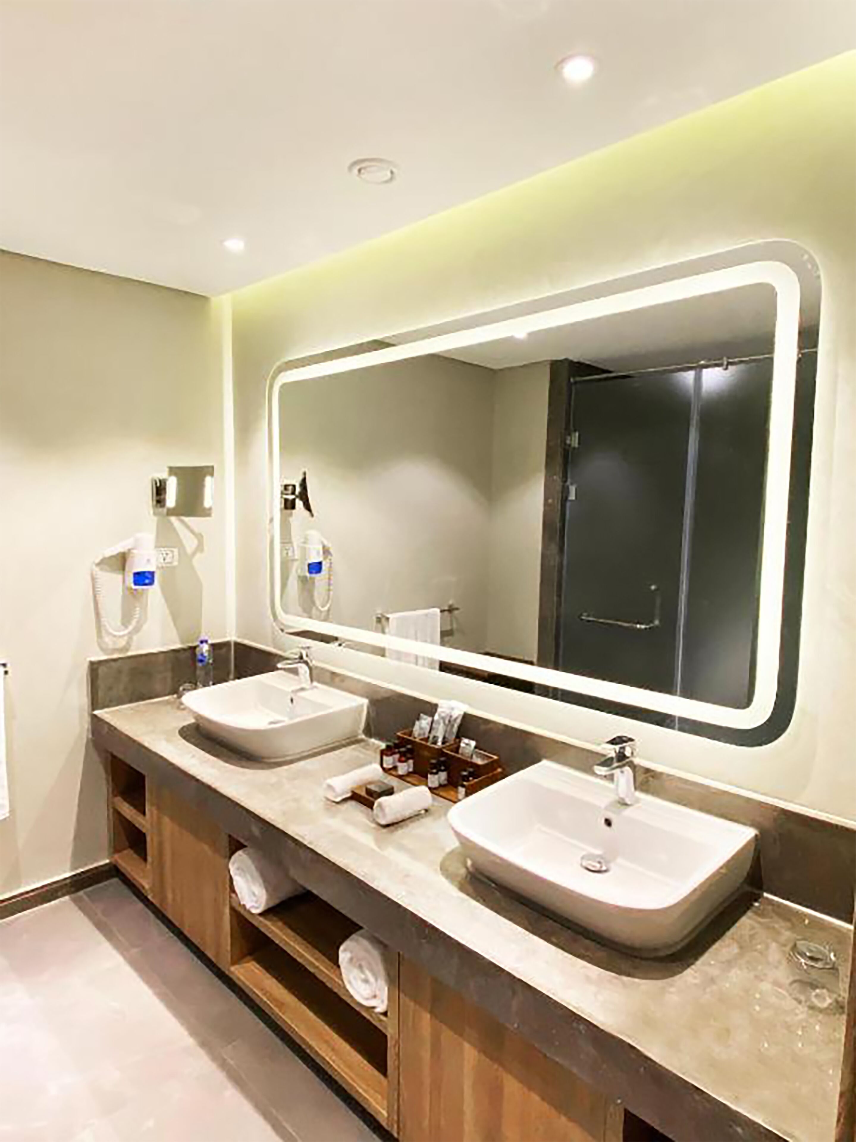 rainfall showerhead, free toiletries, hair dryer, bathrobes