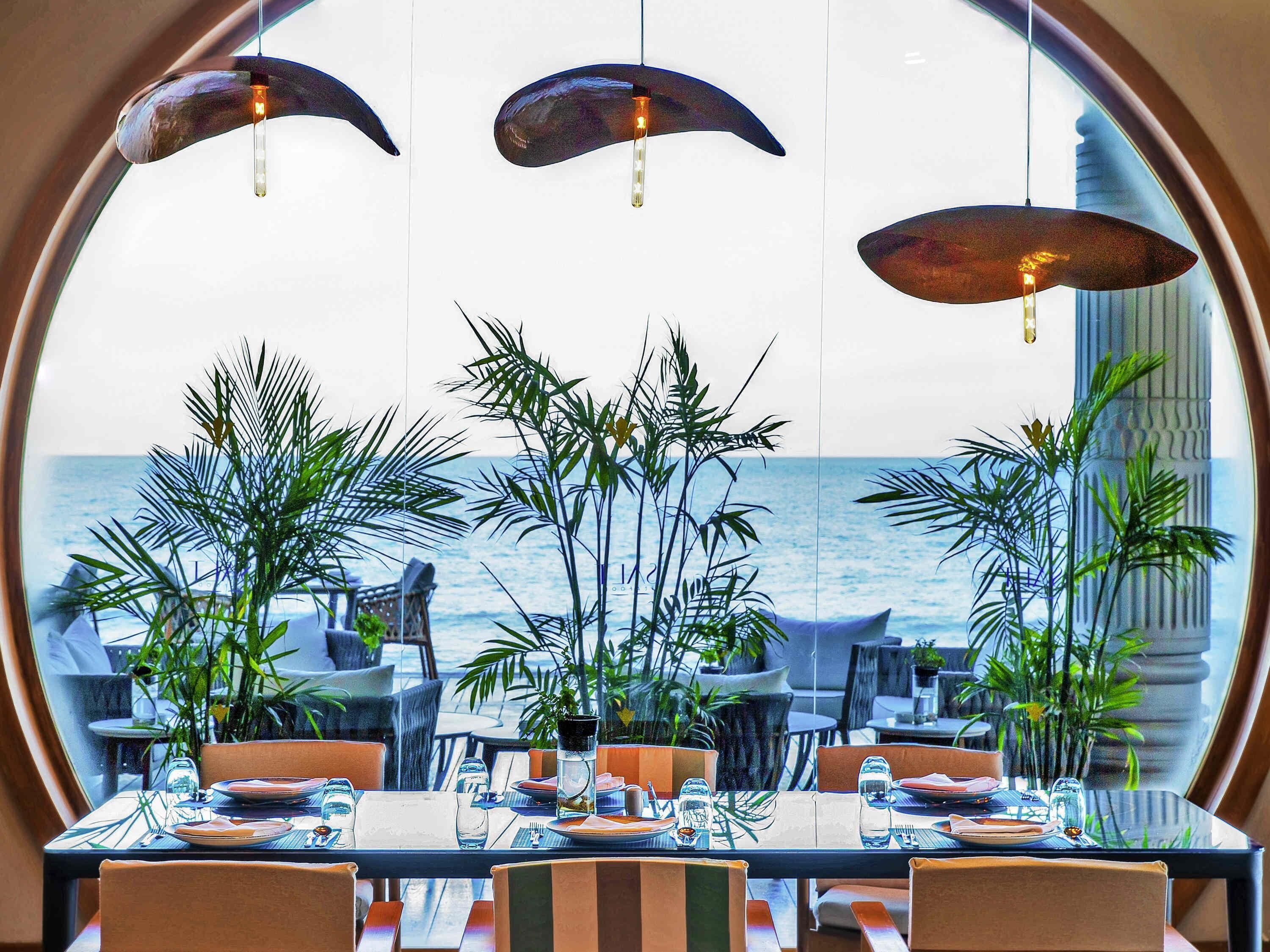 8 restauranter, frokost, lunsj og middag serveres, sjømat