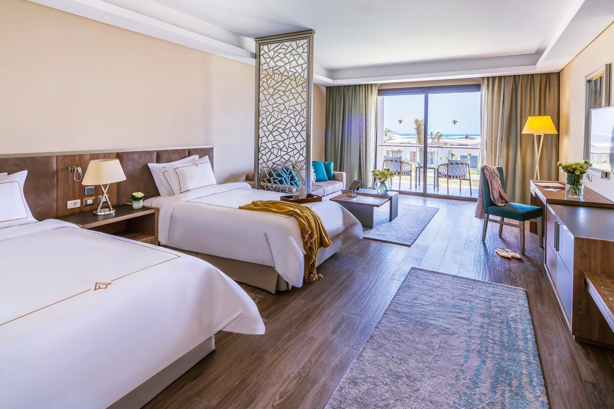 Suite Twin beds with Garden View | 1 chambre, articles de minibar gratuits, coffre-fort, bureau