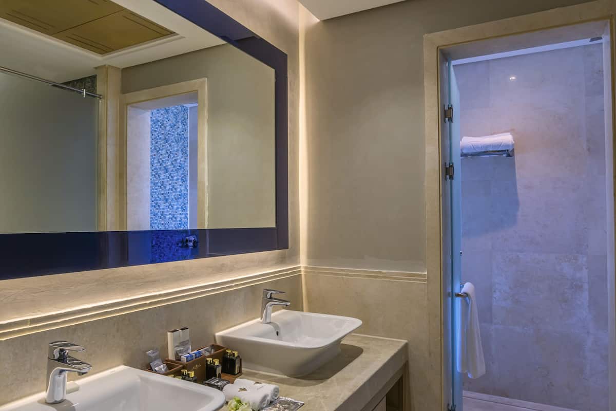 rainfall showerhead, free toiletries, hair dryer, bathrobes