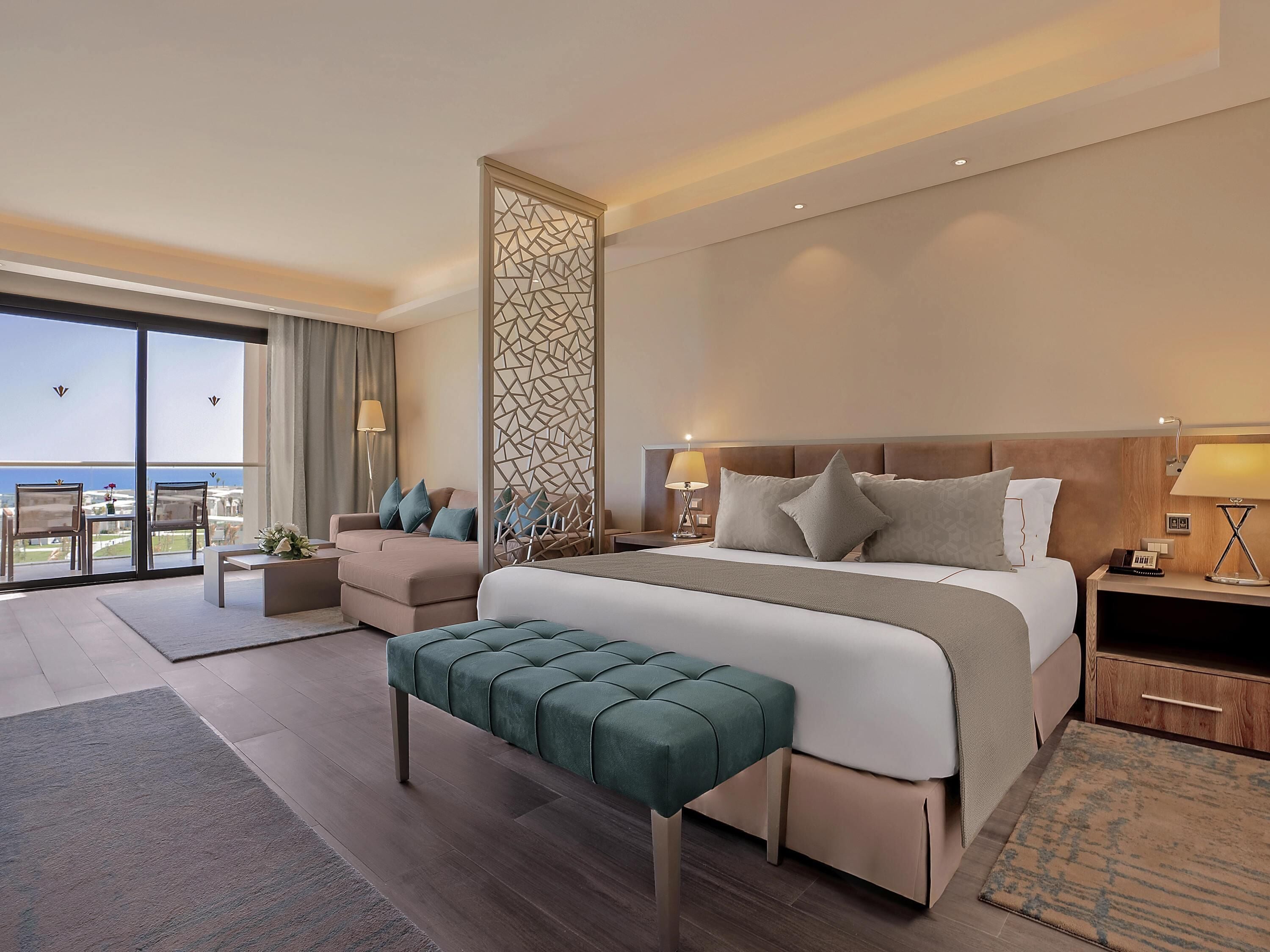 Suite King Bed with Sea view | 1 bedroom, free minibar, in-room safe, desk
