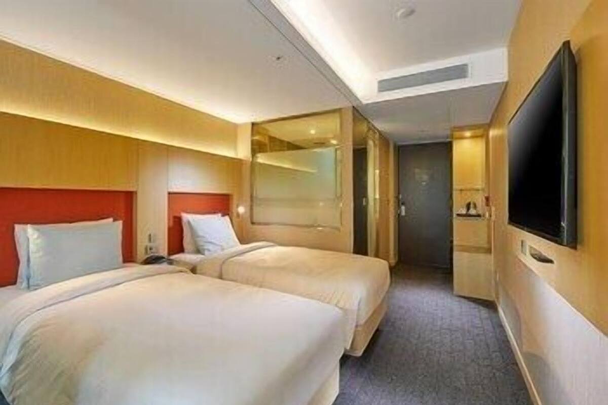 In-room safe, desk, laptop workspace, blackout drapes