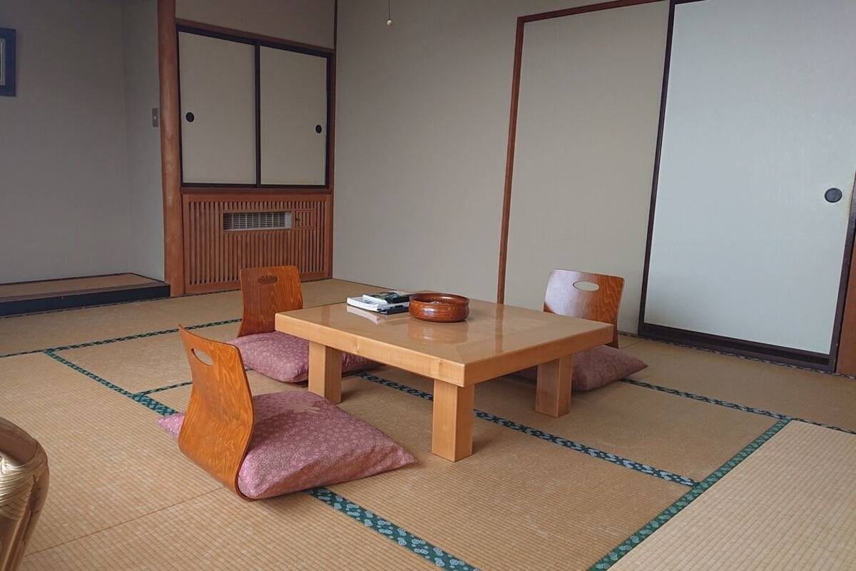 Habitación tradicional (Japanese Style, For 4 Guests) | Caja fuerte y escritorio