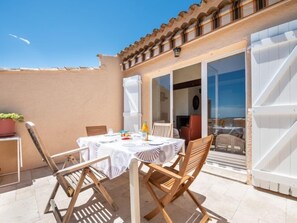 Outdoor dining - Village de Silhouette by Interhome (Grimaud)