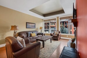 تلفزيون ذكي، مدفأة، برامج وأفلام نتفليكس، خدمات بث