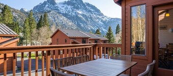 Aspen Meadows #2 Sun-Filled, 3 bedroom condo