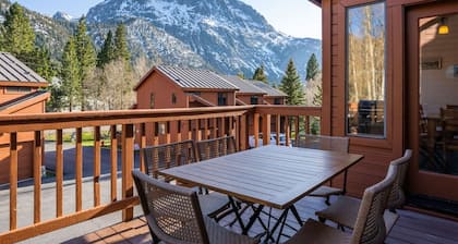 Aspen Meadows #2 Sun-Filled, 3 bedroom condo