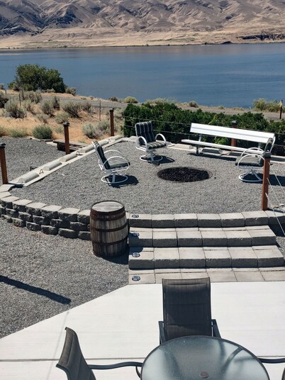 Desert Aire Three Bedroom Waterfront Home
