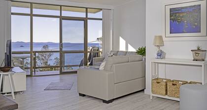 Nobby's 9 - Amazing Ocean Views