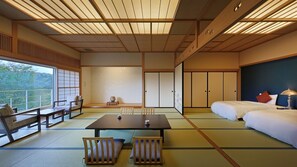 Villa Premium, 1 chambre, non-fumeurs, vue fleuve (Japanese Western Style, Villa Gassan) | Coin séjour | Télévision à écran plat