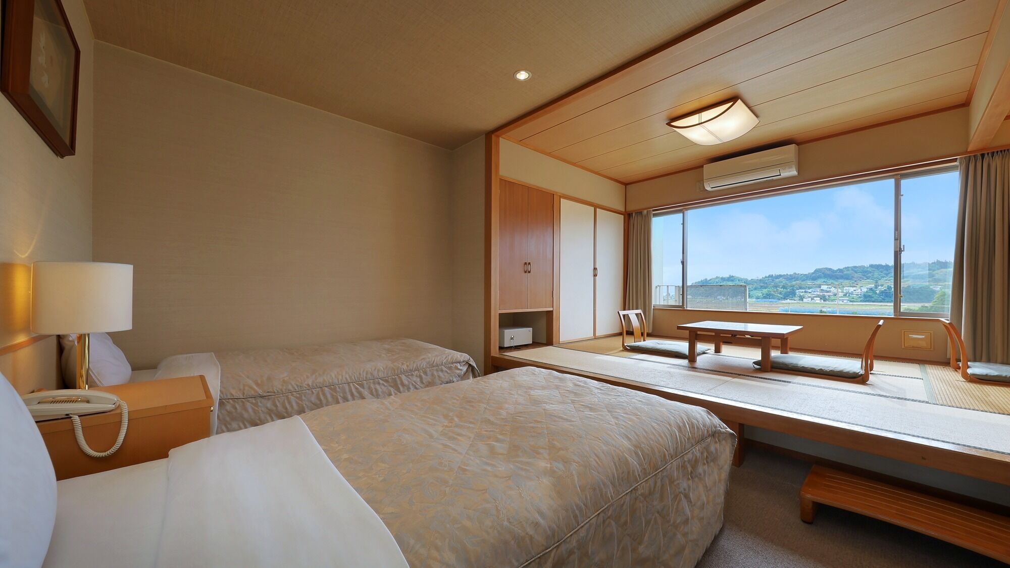 Comfort Japanese Western-style Corner Room, Non Smoking | Living area | Flat-screen TV