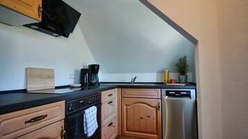 Kühlschrank, Ofen, Herdplatte, Geschirrspüler