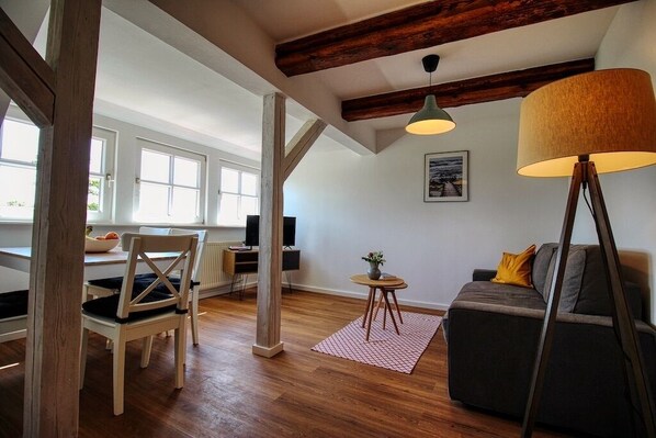 Televisión, tenis de mesa y libros 