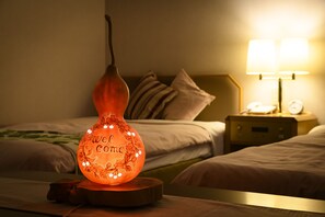 Twin Room [Cherry] Non Smoking | In-room safe, desk, free WiFi - Hotel Symphony (Sagae)