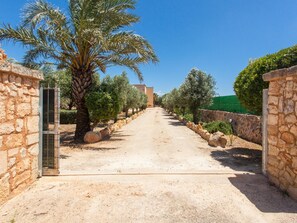 Property grounds - Na Frare. Pool, garden & country 6p. Ses Salines (Ses Salines)