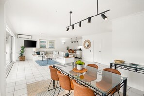 Appartement Standard, 1 chambre | Aire de séjour | Téléviseur à écran plat