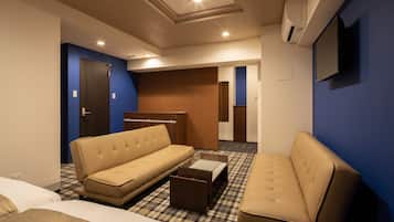 Family Suite | In-room safe, soundproofing, free WiFi, bed sheets