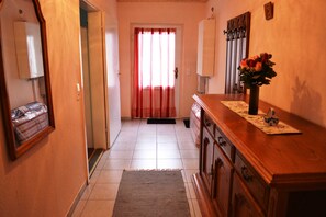 Interior - Gemütliche Ferienwohnung, Separater Eingang - Ferienwohnung Tatzel (Dobbin-Linstow)