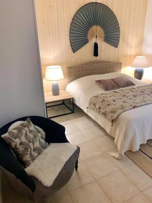 3 slaapkamers, een strijkplank/strijkijzer, wifi, beddengoed