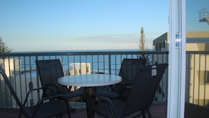 Outdoor dining - Sanctuary Shores 5 Kings Beach Coastal Escape (KINGS BEACH)