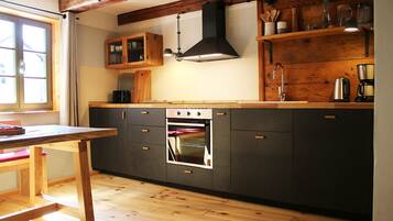 Kühlschrank, Ofen, Herdplatte, Geschirrspüler