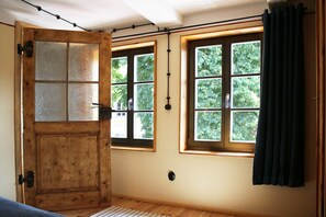 2 habitaciones, cuna de viaje, wifi gratis y ropa de cama 
