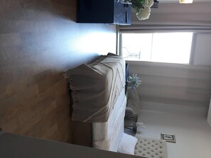 1 chambre, bureau, fer et planche à repasser, Wi-Fi