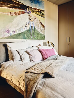 1 غرفة نوم ومكواة/لوح كي وواي فاي وملاءات أسرّة