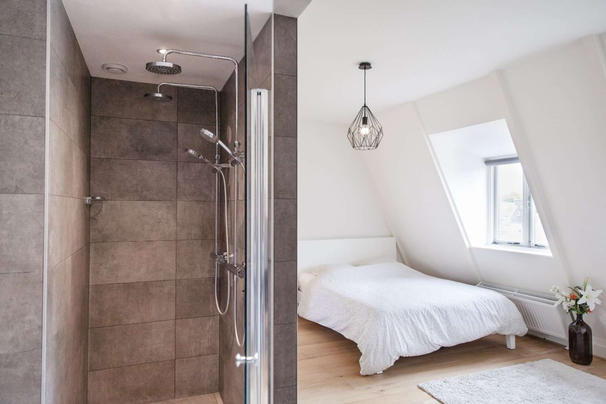 Bathtub, hair dryer