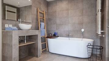 Een bad, een haardroger