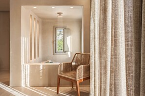 Coffres-forts dans les chambres, fer et planche à repasser