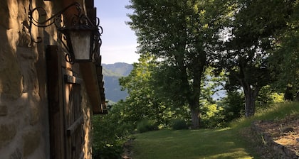 "The little house in the woods" experience nature