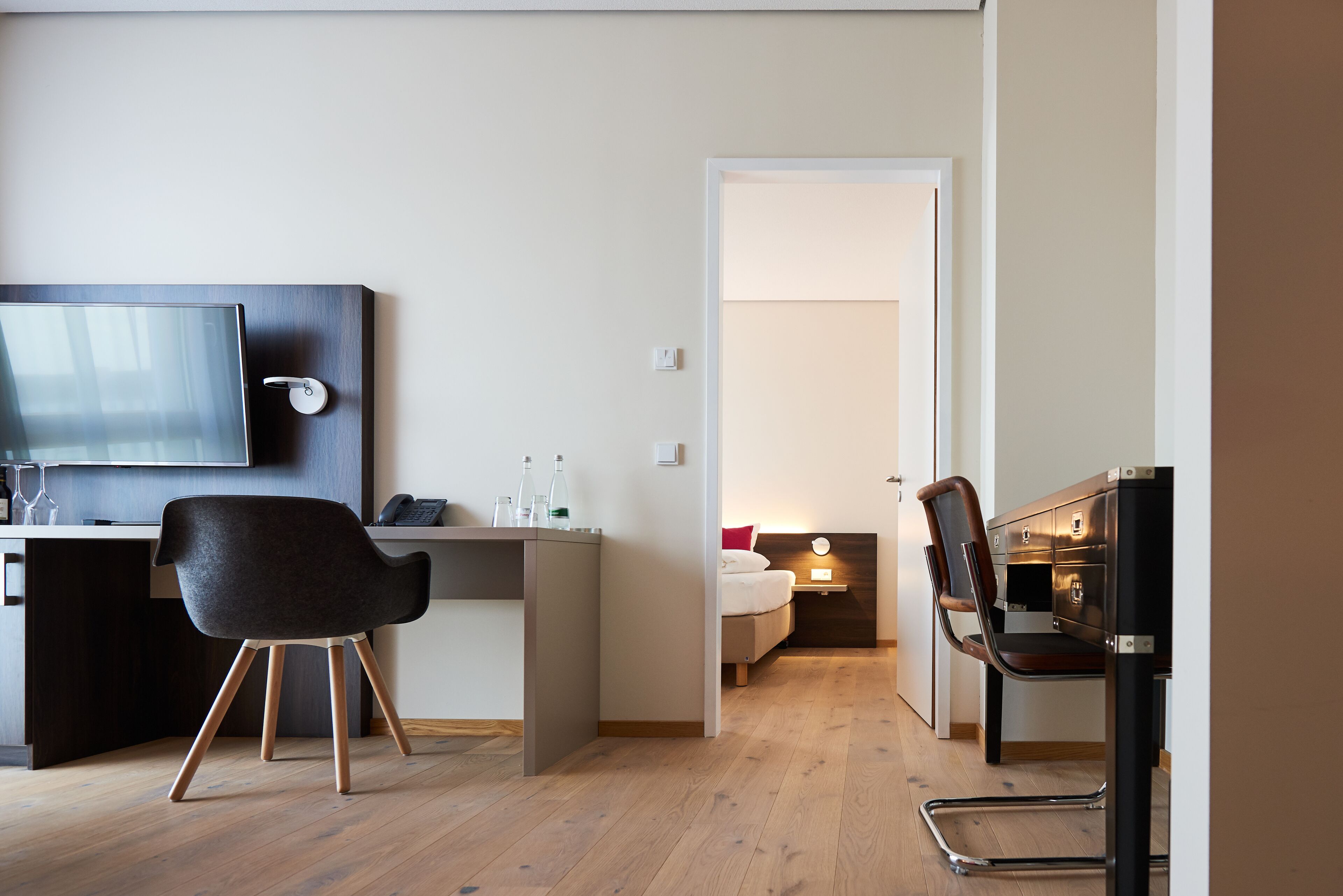 deluxe suite, 1 bedroom | living area | flat-screen tv, pay films