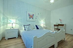 5 chambres, fer et planche à repasser, Wi-Fi gratuit, draps fournis