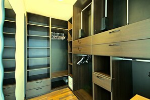 5 Schlafzimmer, Bügeleisen/Bügelbrett, kostenloses WLAN, Bettwäsche