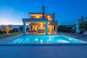 Outdoor pool - Villa Alina (Porec)