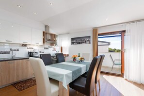 Căn hộ (A1) | Phòng ăn